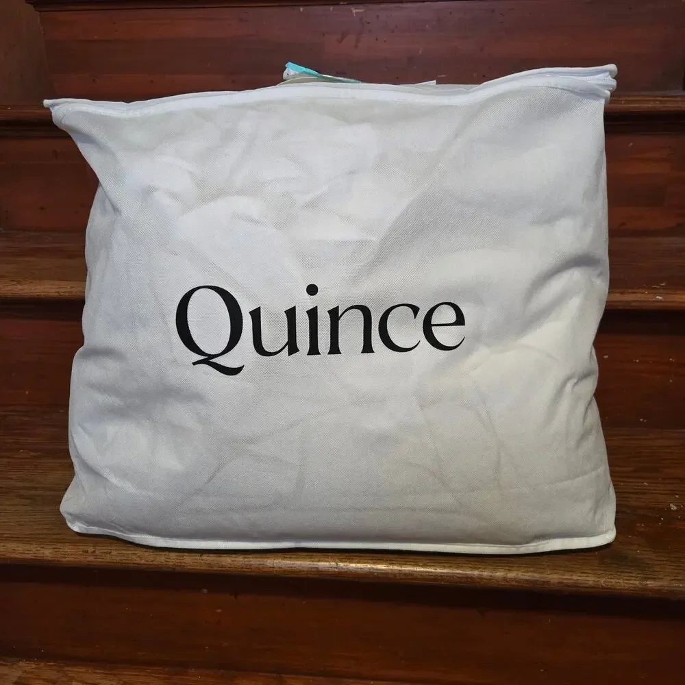 New Quince Lightweight Luxe Goose Down Duvet Insert King Cal King MSRP $304